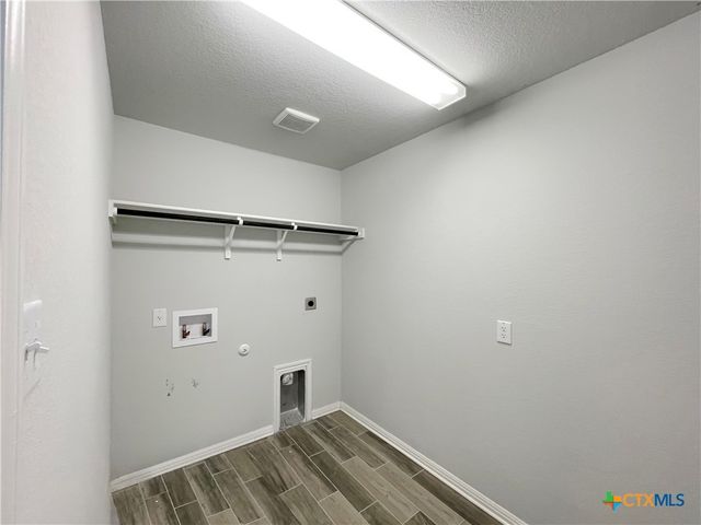 108 Old Stagecoach Road, Jarrell, TX 76537