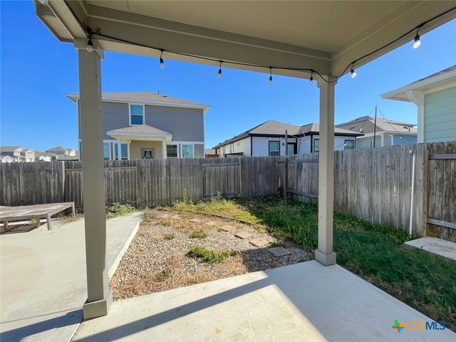 108 Old Stagecoach Road, Jarrell, TX 76537