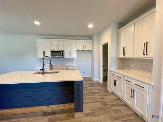 108 Old Stagecoach Road, Jarrell, TX 76537