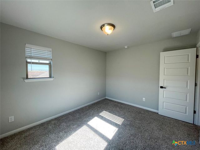 108 Old Stagecoach Road, Jarrell, TX 76537