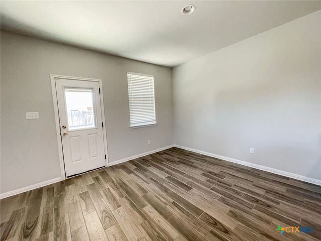 108 Old Stagecoach Road, Jarrell, TX 76537