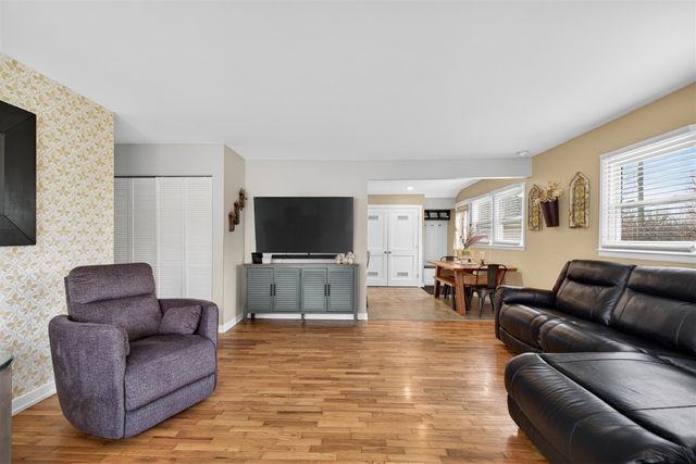 5513 Sherwood Drive, Jackson, MI 49201