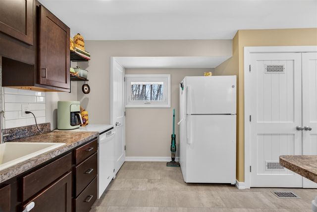 5513 Sherwood Drive, Jackson, MI 49201