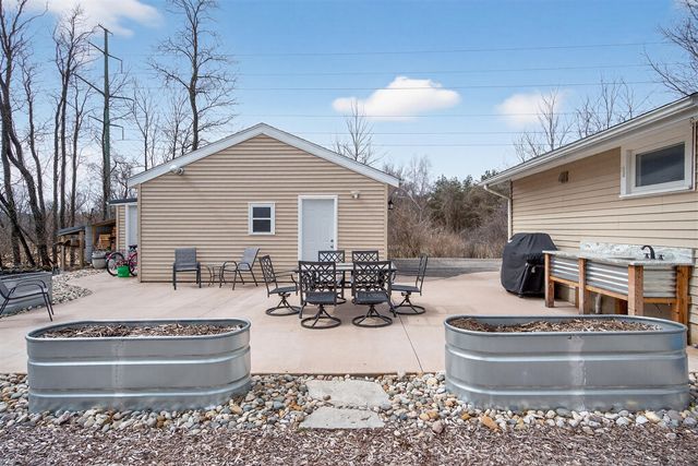 5513 Sherwood Drive, Jackson, MI 49201