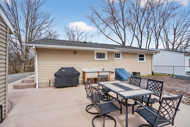 5513 Sherwood Drive, Jackson, MI 49201