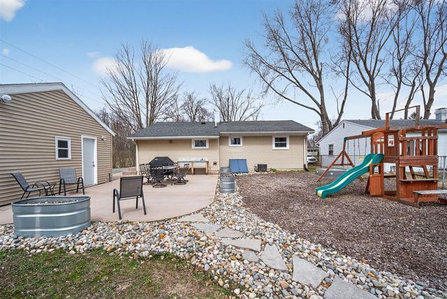 5513 Sherwood Drive, Jackson, MI 49201