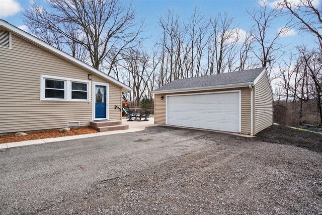 5513 Sherwood Drive, Jackson, MI 49201