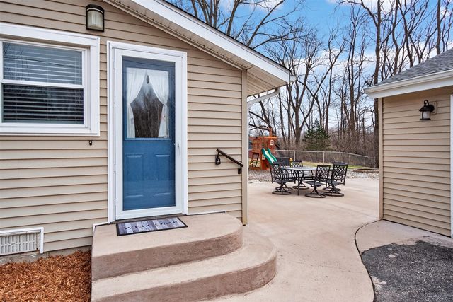 5513 Sherwood Drive, Jackson, MI 49201