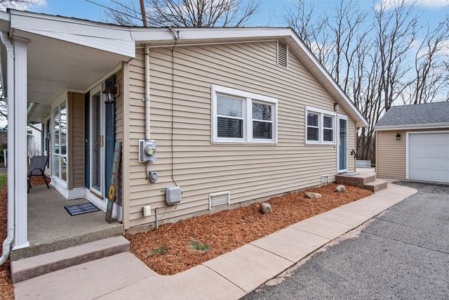 5513 Sherwood Drive, Jackson, MI 49201