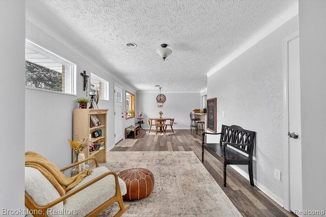 4785 Sylvanview Drive, Clarkston, MI 48348