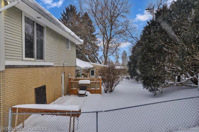 4785 Sylvanview Drive, Clarkston, MI 48348