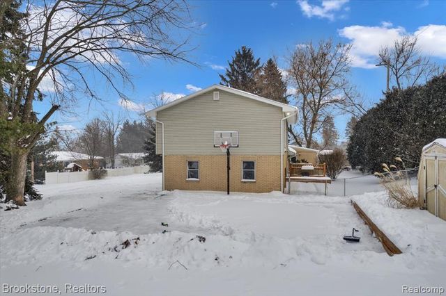 4785 Sylvanview Drive, Clarkston, MI 48348