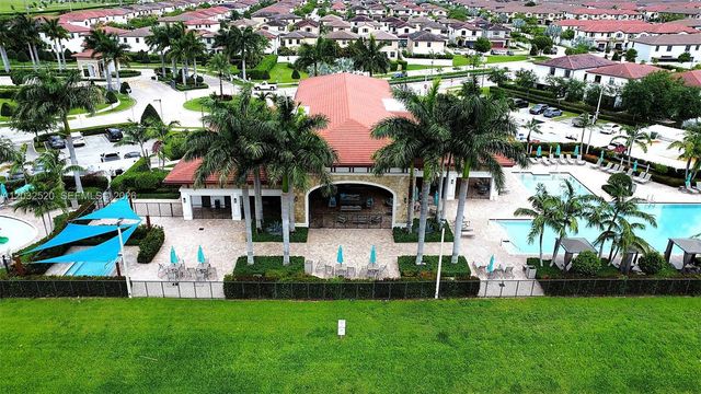 10606 W 32nd Lane, Hialeah, FL 33018