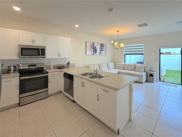 10606 W 32nd Lane, Hialeah, FL 33018
