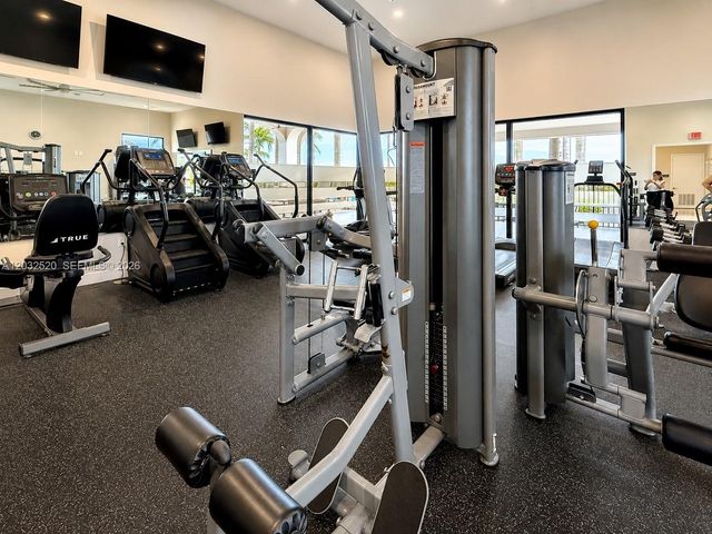 10606 W 32nd Lane, Hialeah, FL 33018