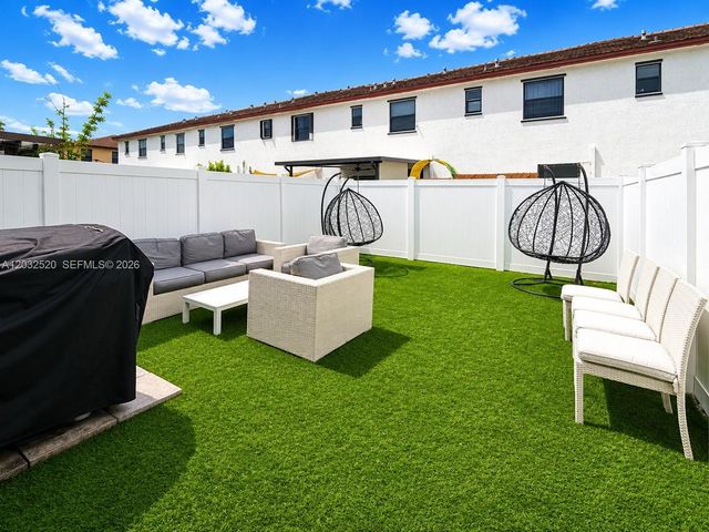 10606 W 32nd Lane, Hialeah, FL 33018