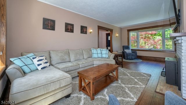 39 Elm St, Butler Boro, NJ 07405