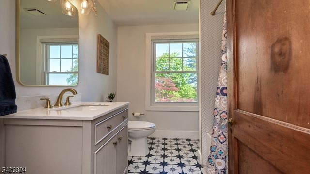 39 Elm St, Butler Boro, NJ 07405