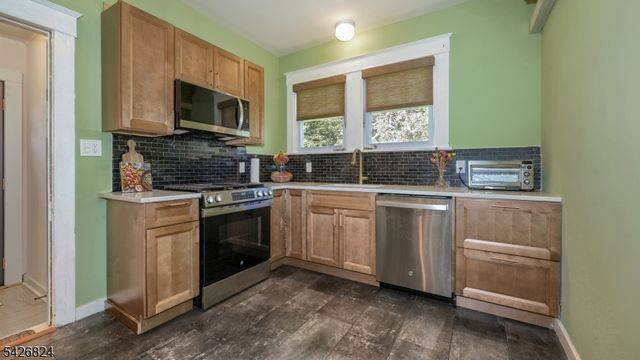 39 Elm St, Butler Boro, NJ 07405