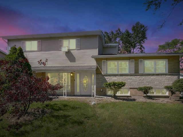 17704 Grandview Drive, Hazel Crest, IL 60429