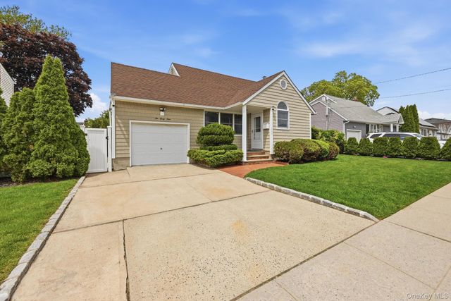 249 N 6th Street, Bethpage, NY 11714