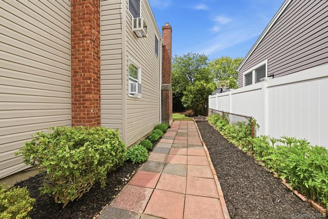 249 N 6th Street, Bethpage, NY 11714