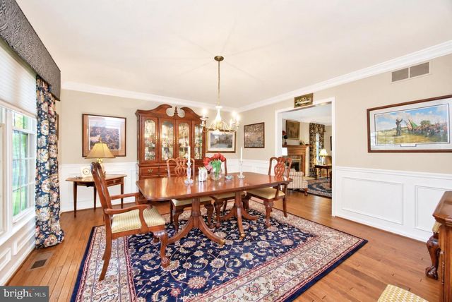 1606 E GLENMONT LN, West Chester, PA 19380