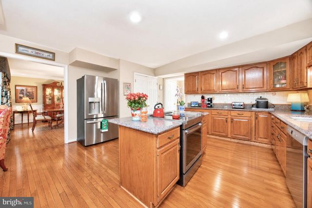 1606 E GLENMONT LN, West Chester, PA 19380
