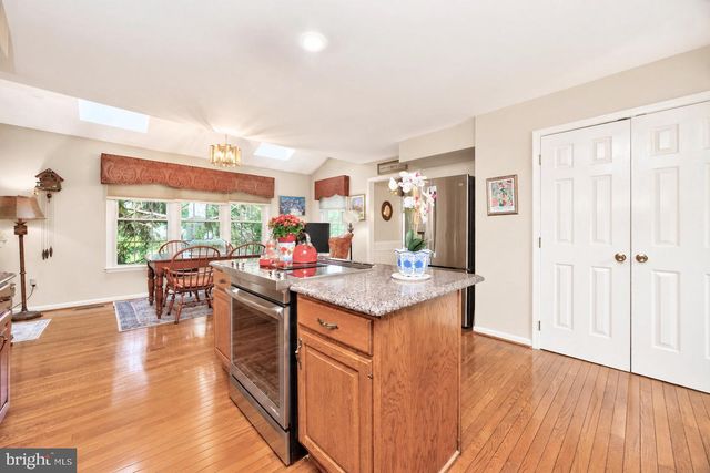 1606 E GLENMONT LN, West Chester, PA 19380