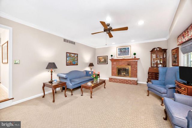 1606 E GLENMONT LN, West Chester, PA 19380