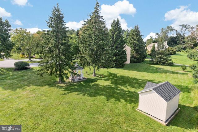 1606 E GLENMONT LN, West Chester, PA 19380