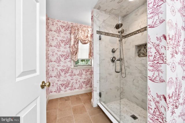 1606 E GLENMONT LN, West Chester, PA 19380