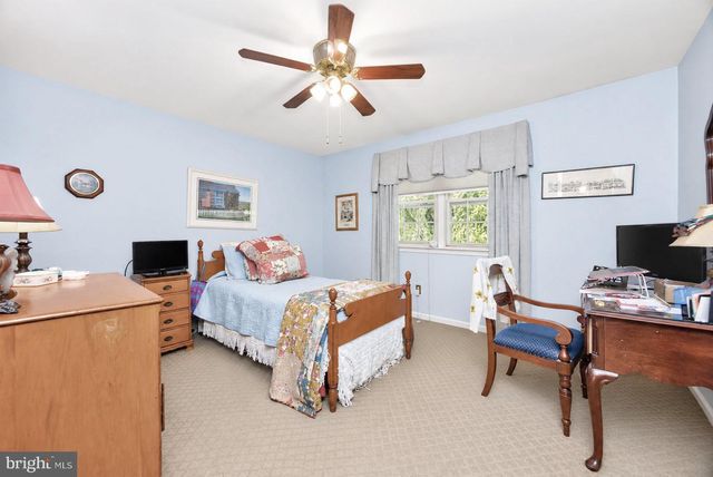 1606 E GLENMONT LN, West Chester, PA 19380