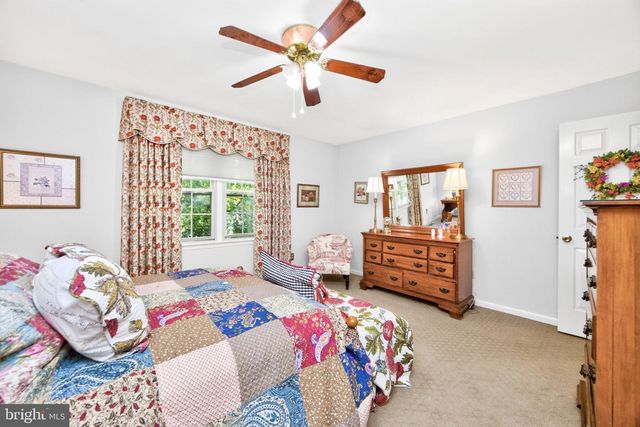 1606 E GLENMONT LN, West Chester, PA 19380