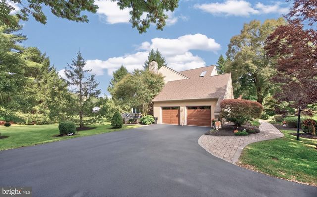 1606 E GLENMONT LN, West Chester, PA 19380