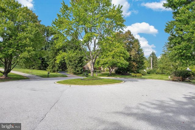 1606 E GLENMONT LN, West Chester, PA 19380