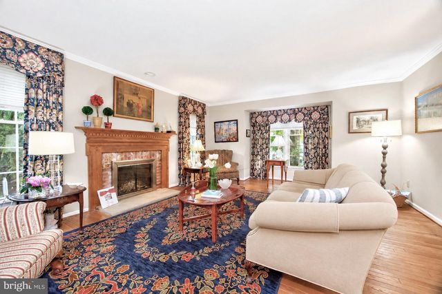 1606 E GLENMONT LN, West Chester, PA 19380