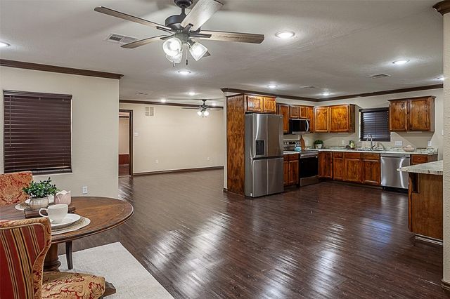 105 Butler Road, Vidor, TX 77662