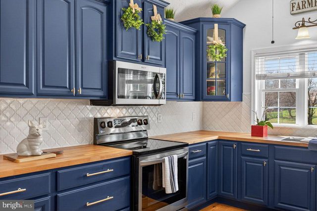 798 TURKEY KNOB RD, Quicksburg, VA 22847