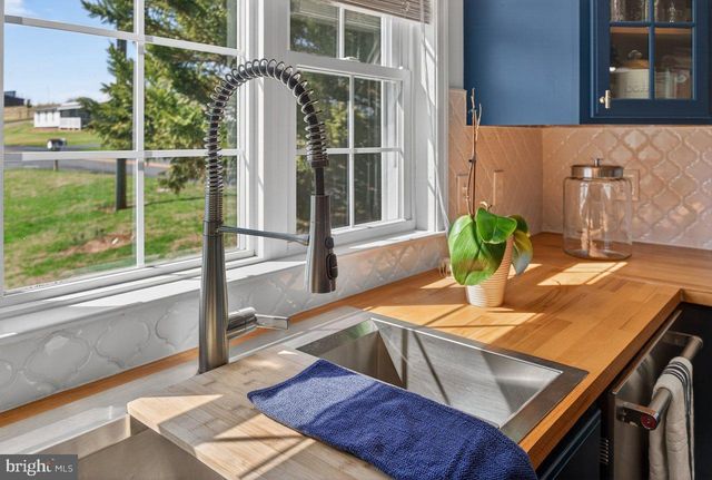 798 TURKEY KNOB RD, Quicksburg, VA 22847