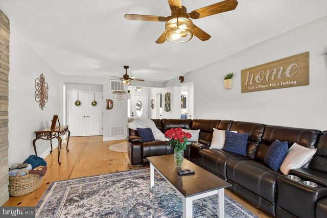 798 TURKEY KNOB RD, Quicksburg, VA 22847