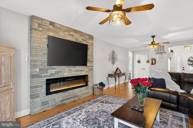 798 TURKEY KNOB RD, Quicksburg, VA 22847