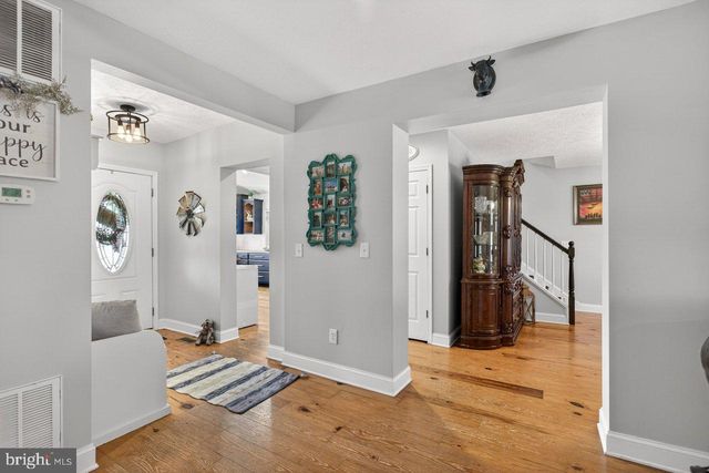 798 TURKEY KNOB RD, Quicksburg, VA 22847