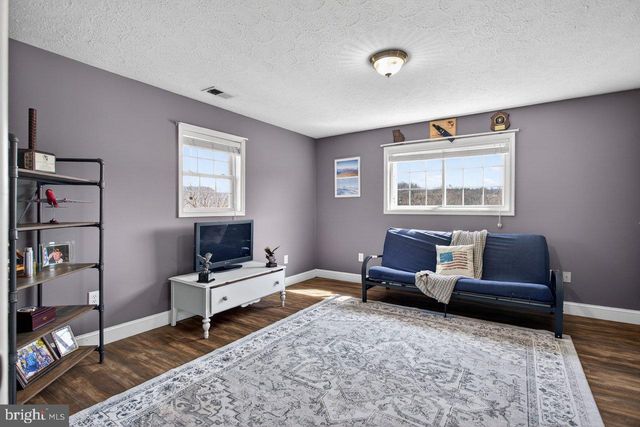 798 TURKEY KNOB RD, Quicksburg, VA 22847