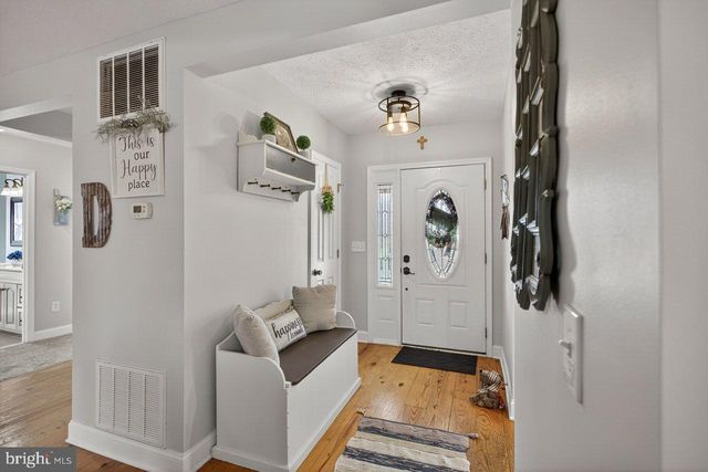 798 TURKEY KNOB RD, Quicksburg, VA 22847