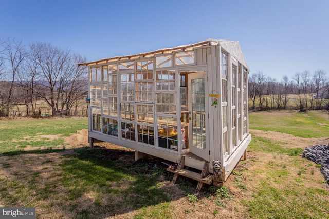 798 TURKEY KNOB RD, Quicksburg, VA 22847