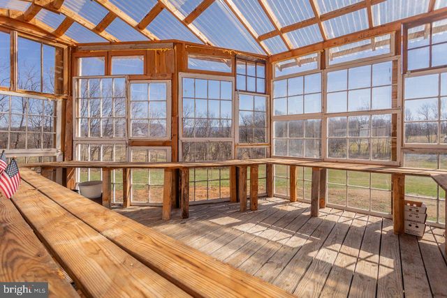 798 TURKEY KNOB RD, Quicksburg, VA 22847