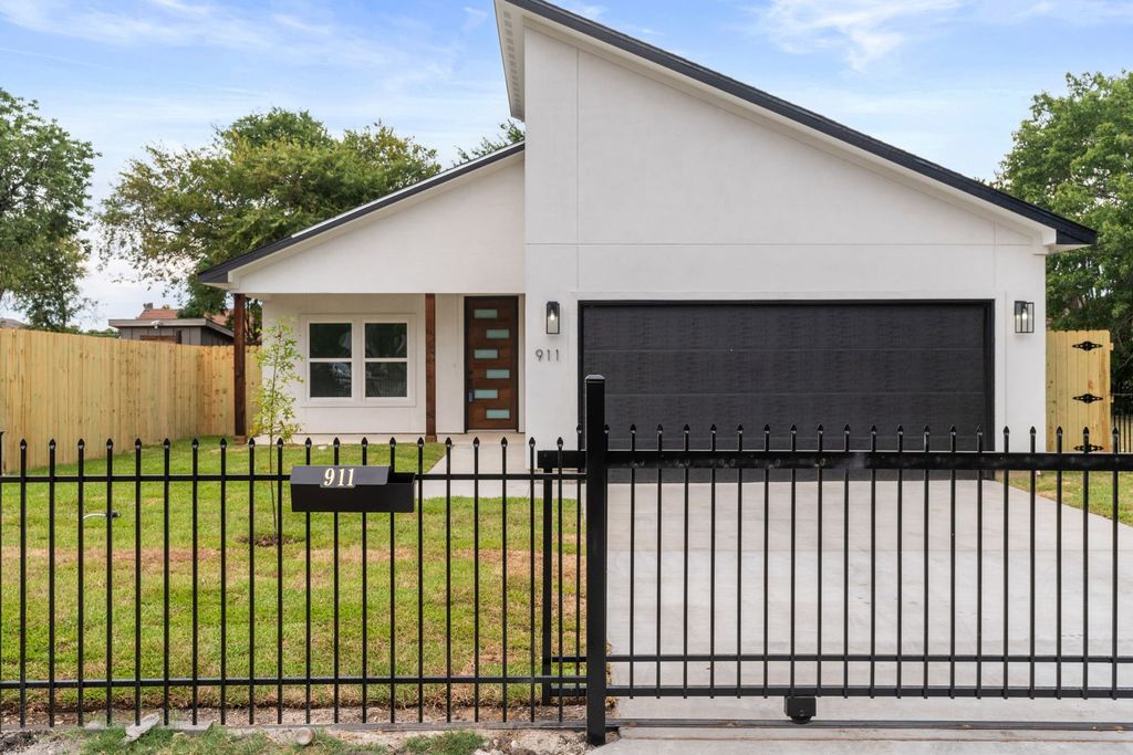 911 18th Street, Dallas, TX 75216