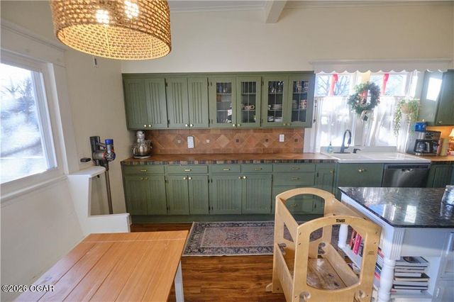 305 W Jefferson Street, Pittsburg, KS 66762