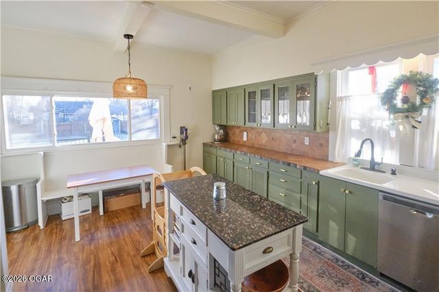 305 W Jefferson Street, Pittsburg, KS 66762